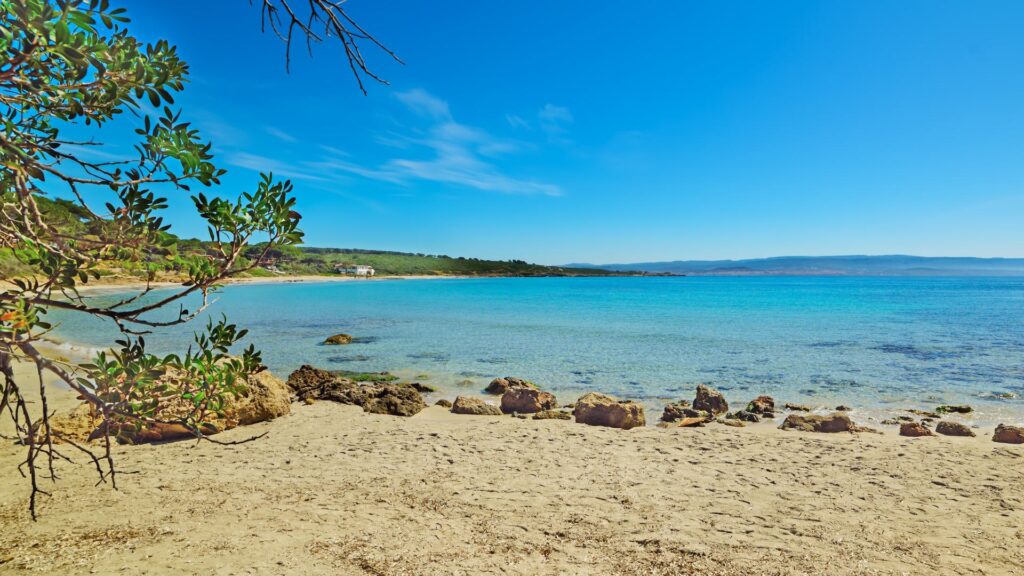 Cose da vedere ad Alghero: spiaggia Le Bombarde