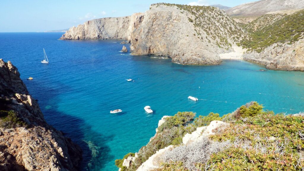 Vacanze Sud Sardegna: visitare la spiaggia di Cala Domestica