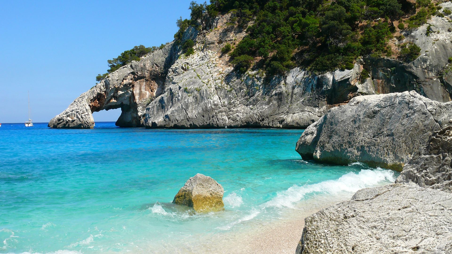 L'iconica Cala Goloritzè, tappa obbligatoria del viaggio di 7 giorni in Sardegna