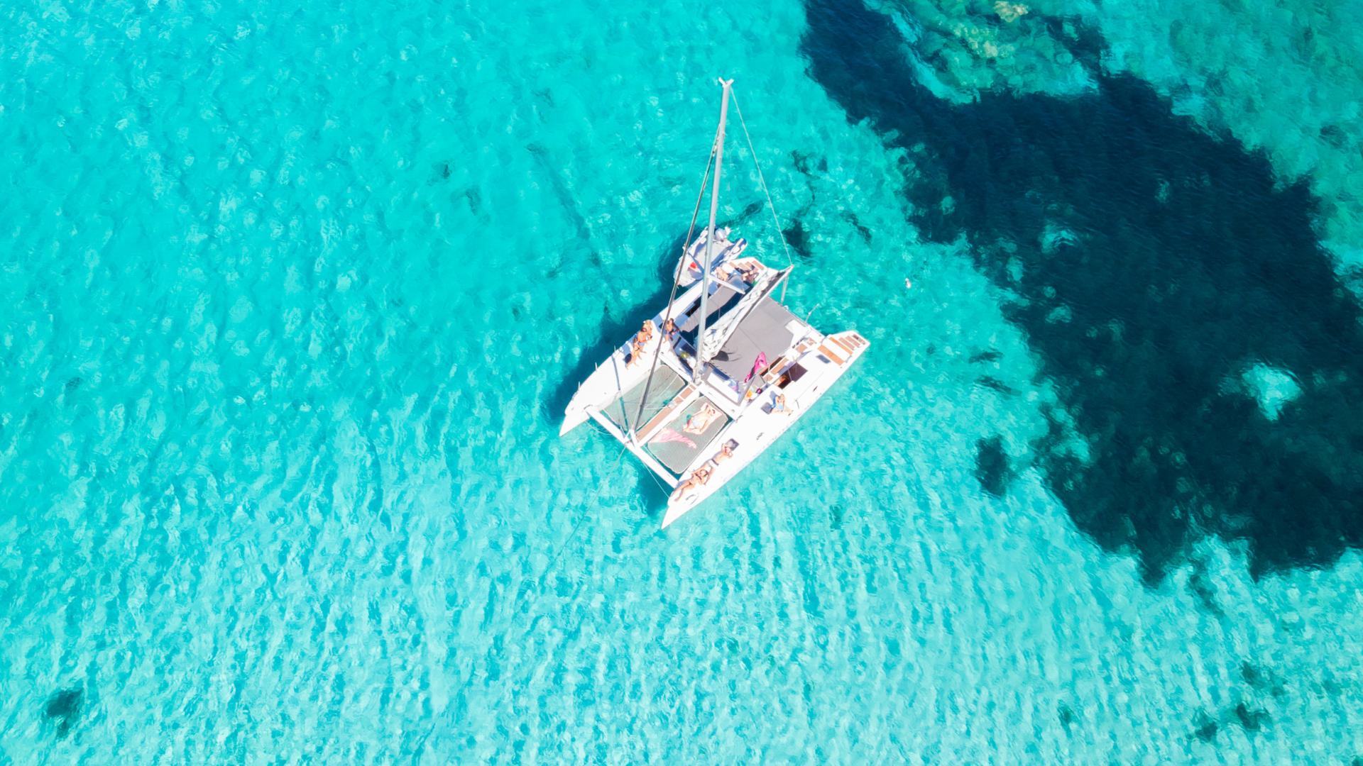 Escursioni in barca Sardegna: catamarano nell'arcipelago di La Maddalena