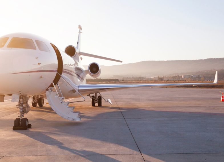 Private jet in pista