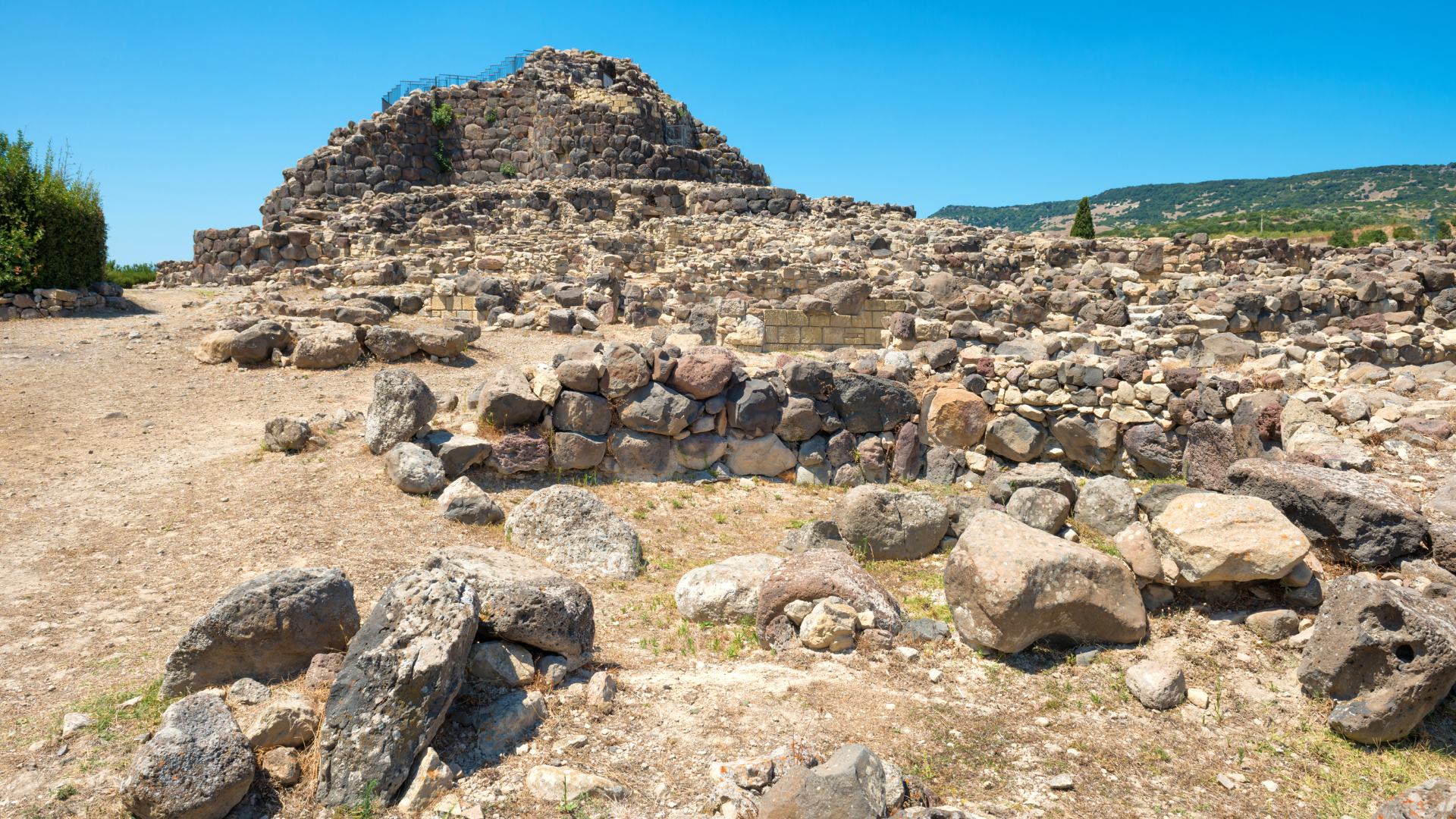 Vacanze in Sardegna low cost: esplorare il Nuraghe di Barumini