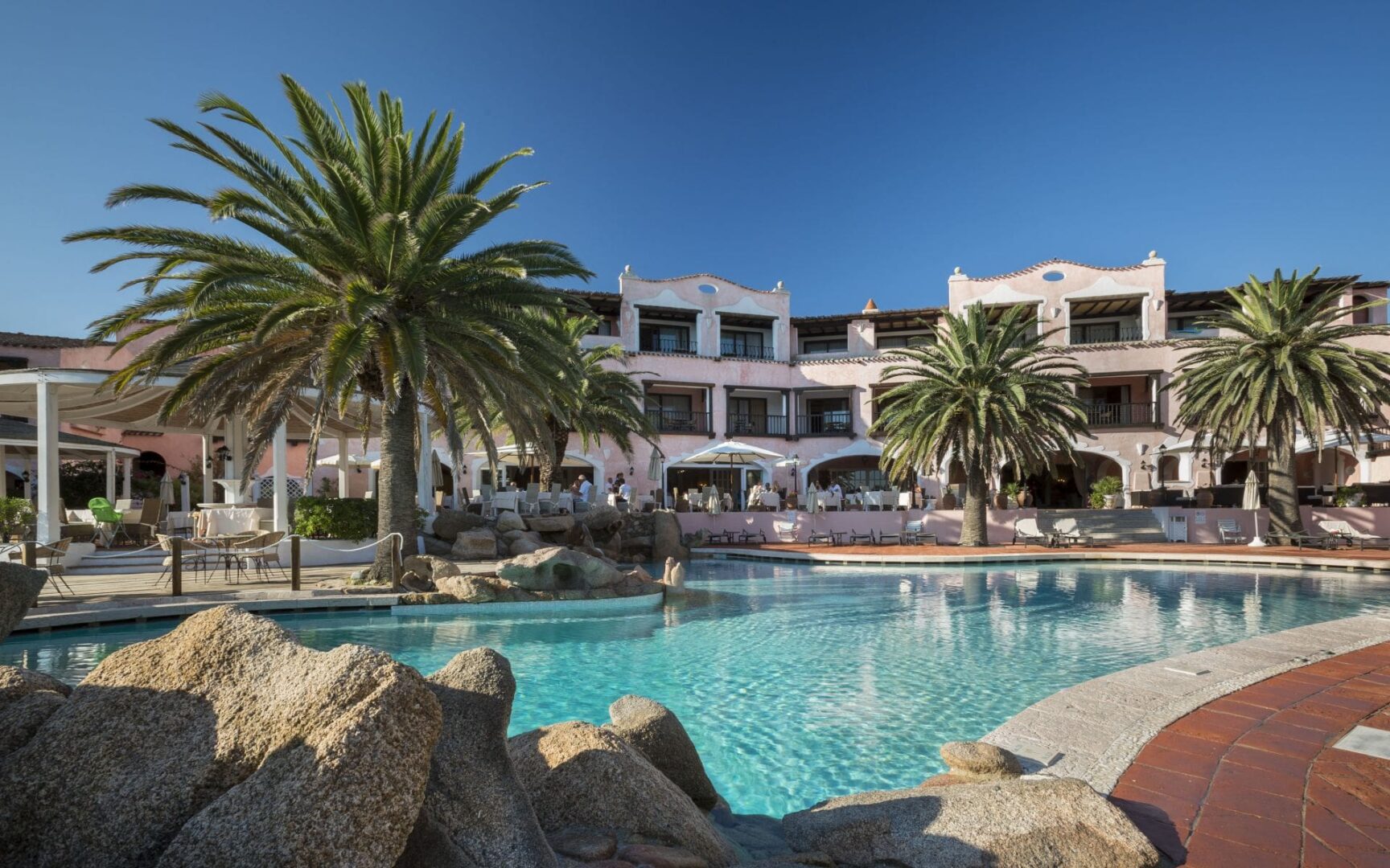 Hotel in Sardegna con vasta piscina