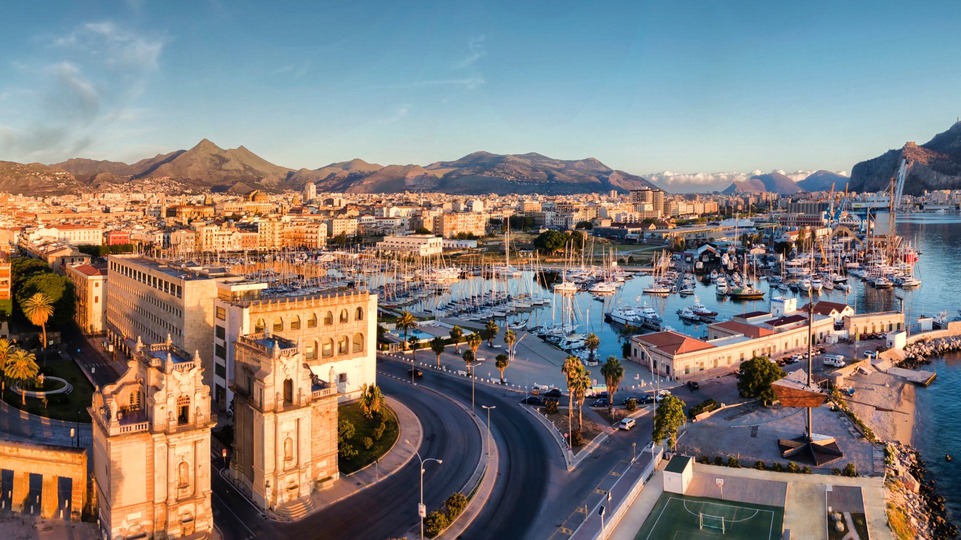 Come arrivare in Sardegna da Palermo: foto del porto