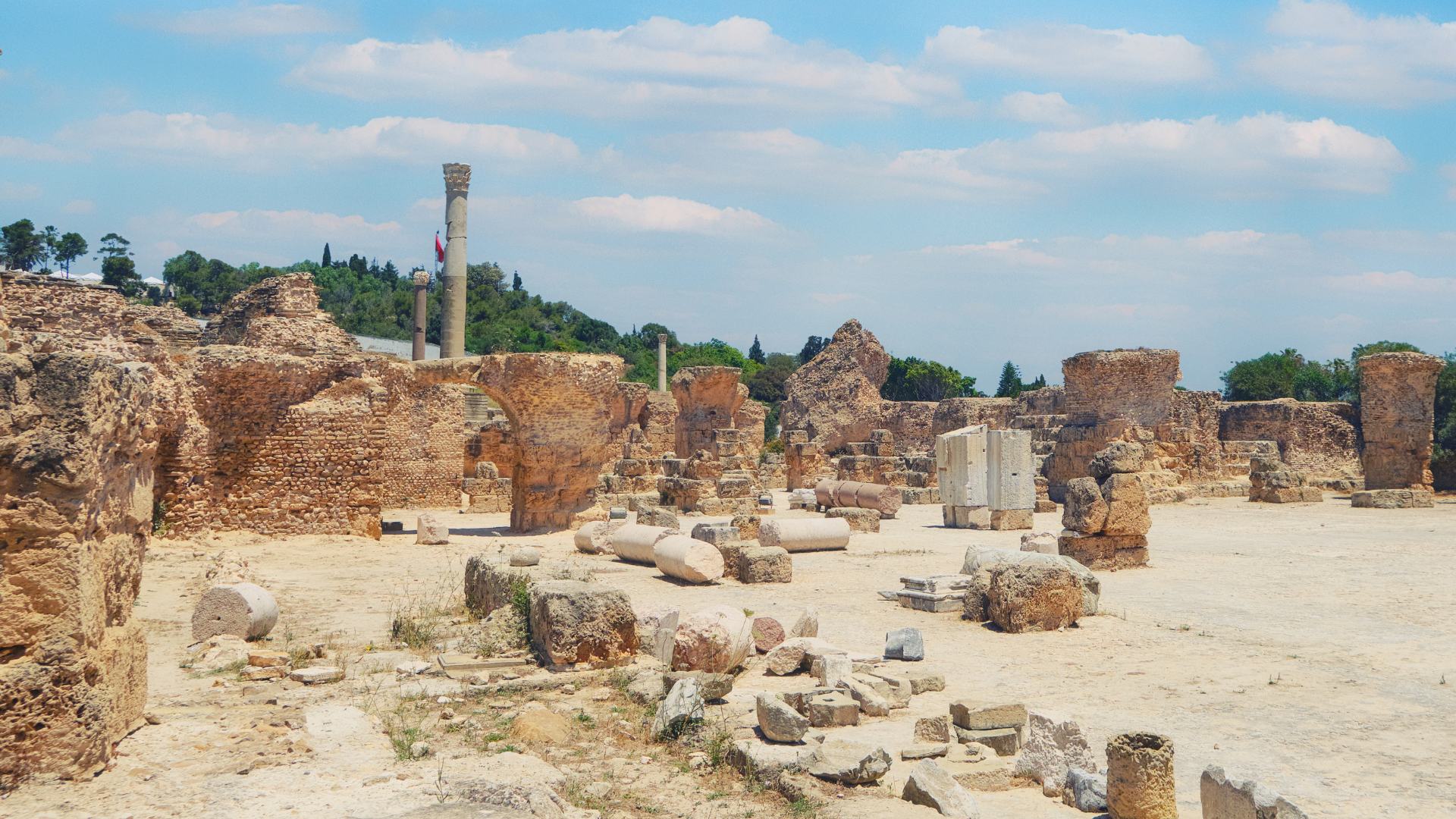 Storia del turismo: Antiche rovine puniche