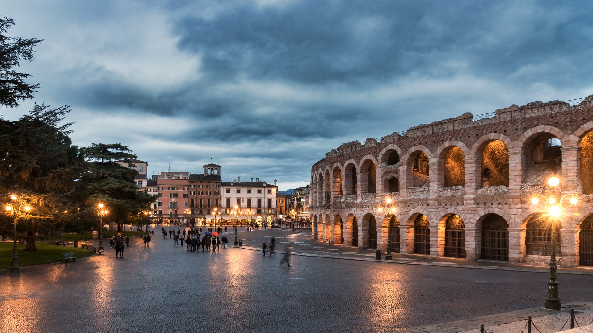 Mete Pasqua 2024: la famosa Piazza di fronte all'arena di Verona