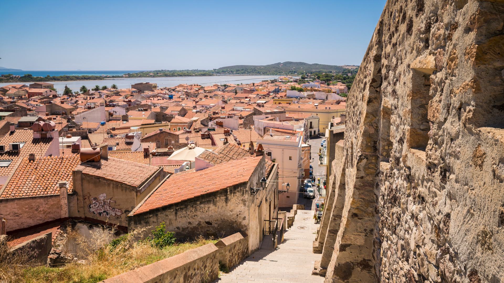 Borghi più belli della Sardegna: Carloforte vista dalla parte alta della città